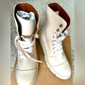 Alohas Can Can Beige boots